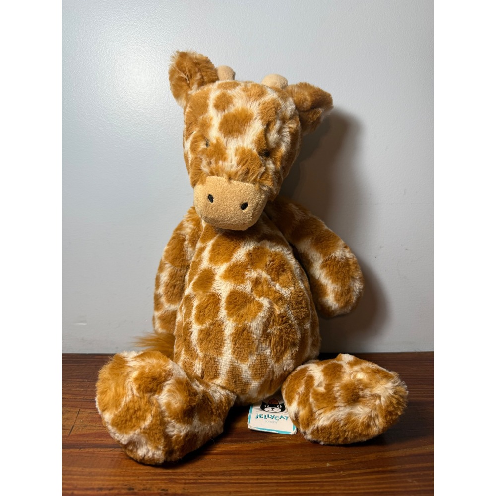 Authentic Jellycat Bashful Giraffe Medium Soft NWT No Dust Bag